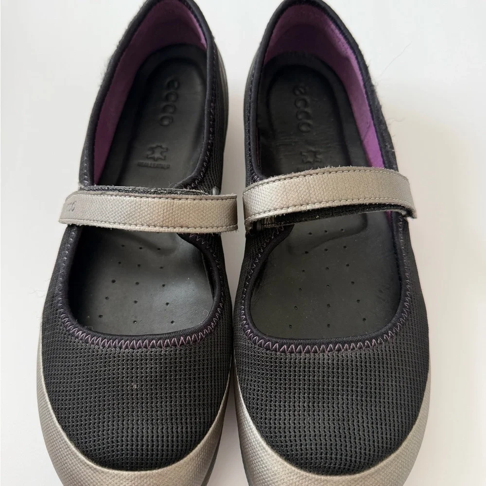 Ecco Black and purple Mary Jane style flat shoe.